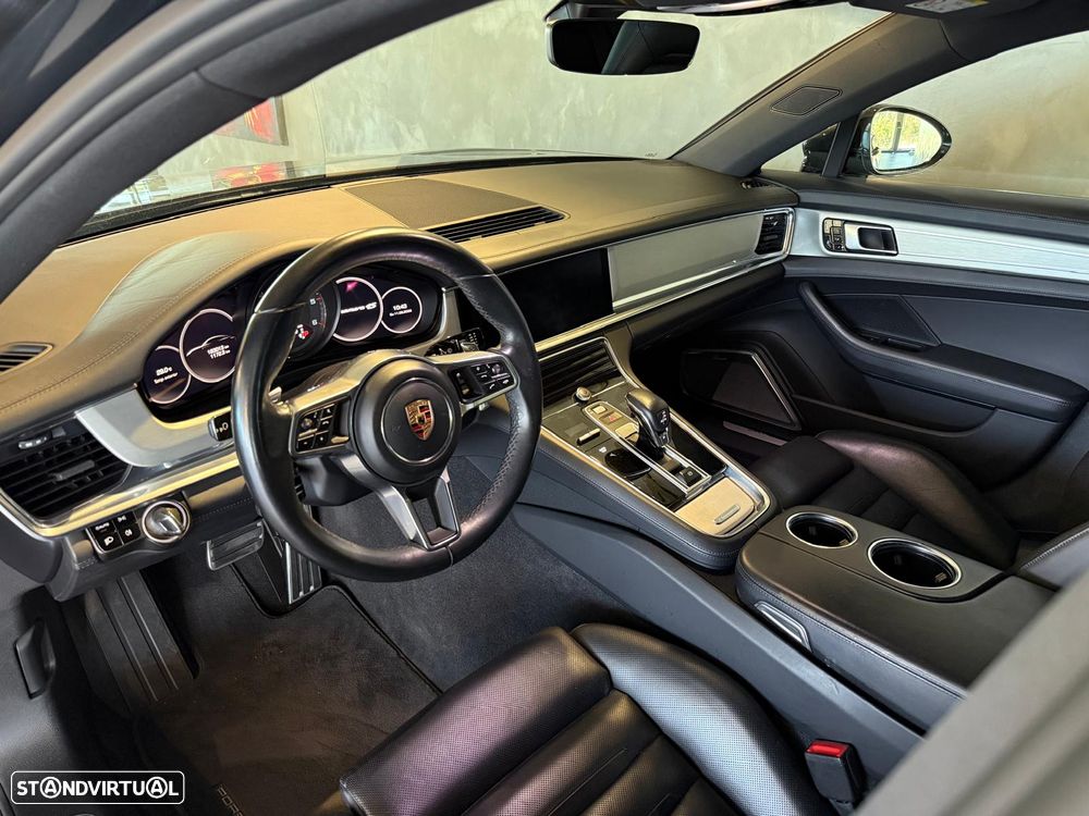 Porsche Panamera 4 S - 29