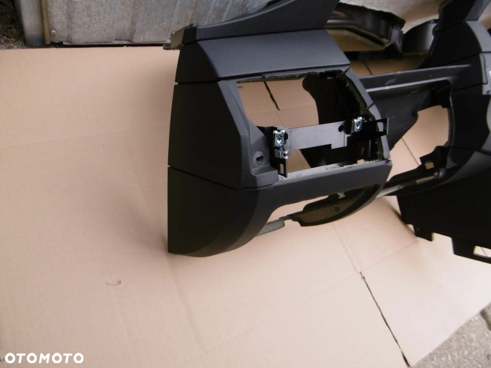 Deska rozdzielcza konsola czarna BMW e60 e61 03.2007-2010 LCI lift polift - 7