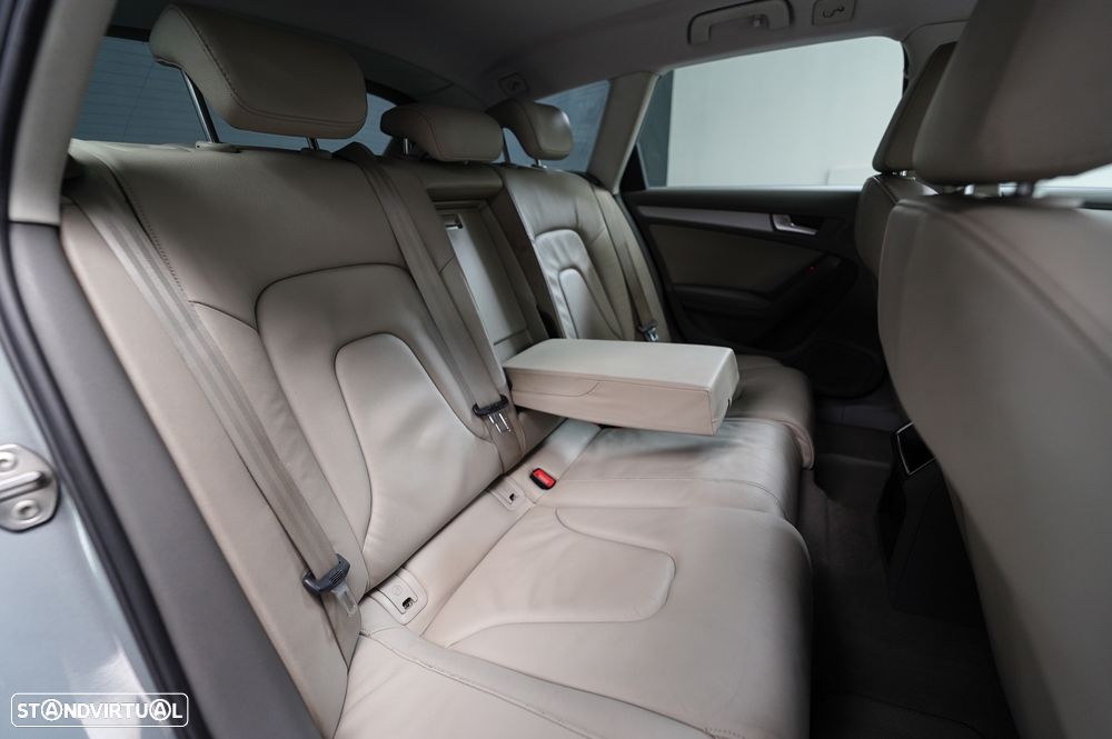 Audi A4 Avant 2.0 TDI Advance - 10