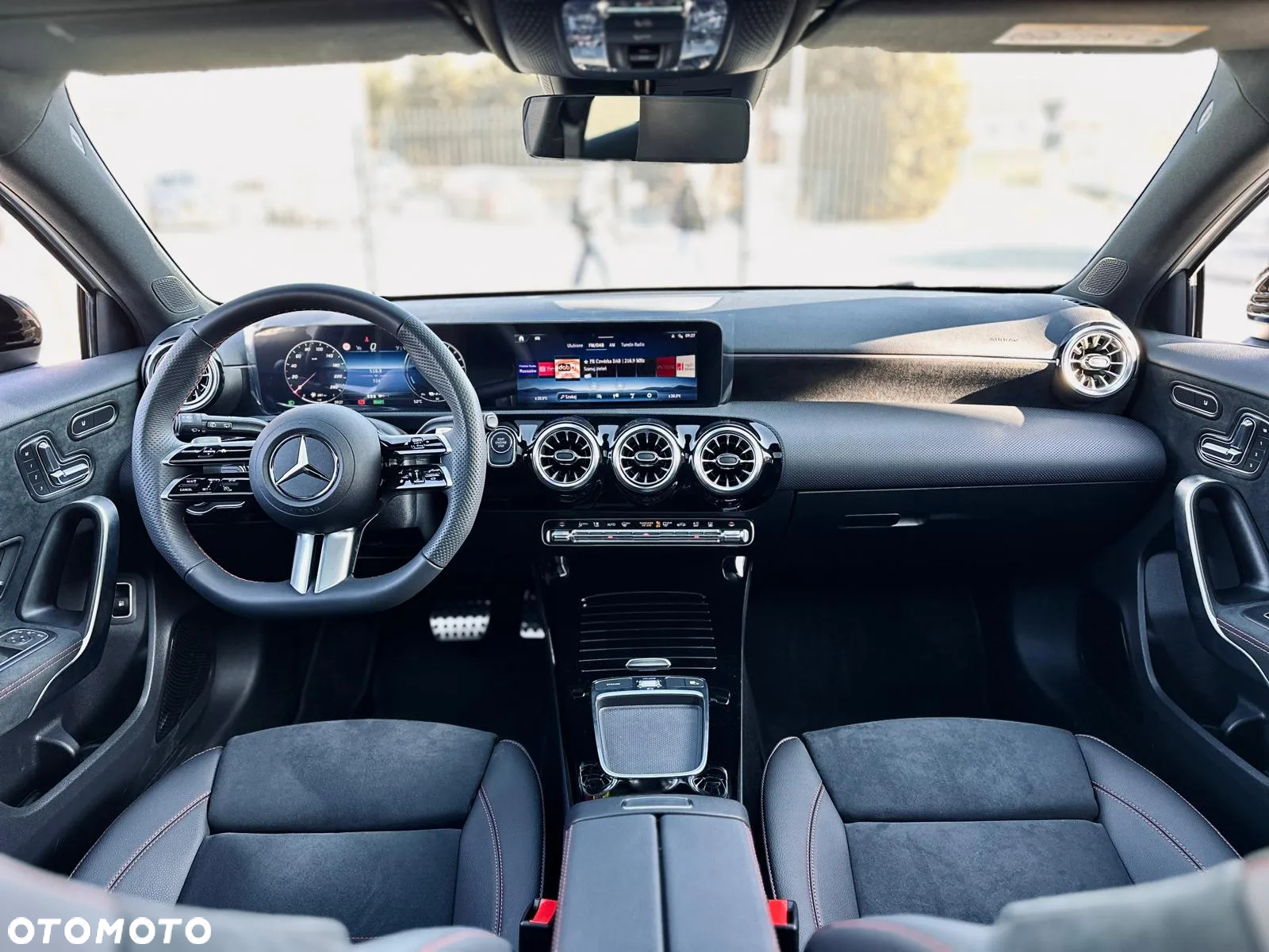 Mercedes-Benz Klasa A 250 e PHEV AMG Line 8G-DCT - 33