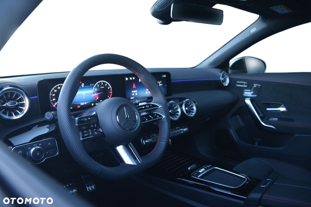 Mercedes-Benz CLA 200 Progressive 7G-DCT - 6