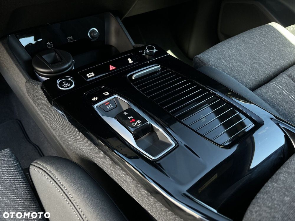 Audi Q6 e-tron - 29