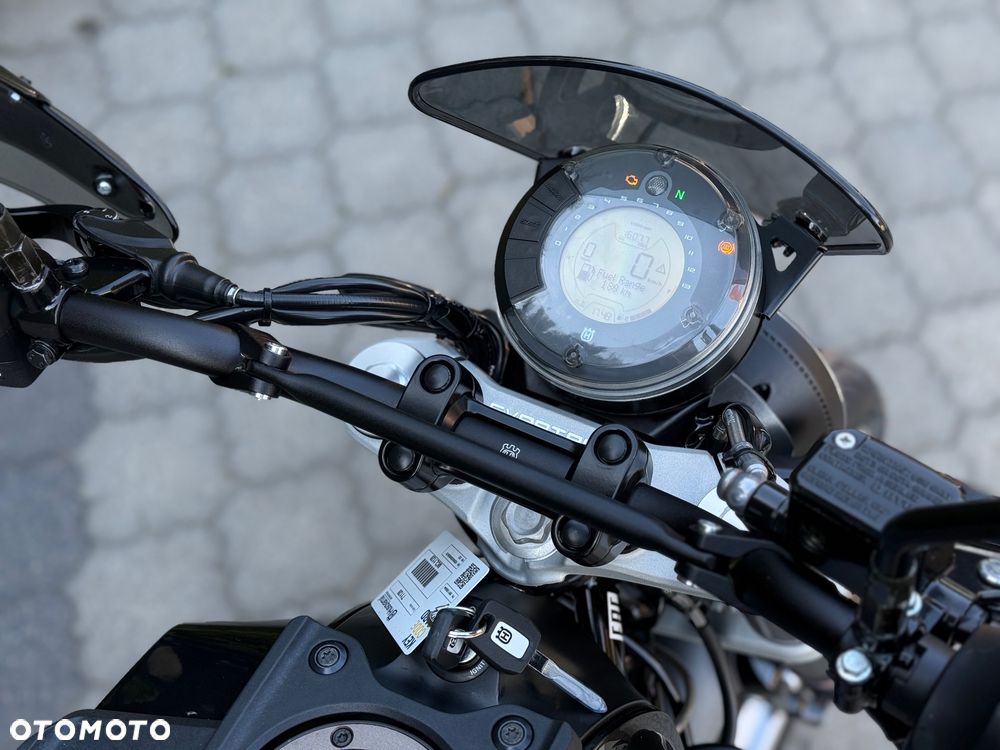 Husqvarna Svartpilen - 23
