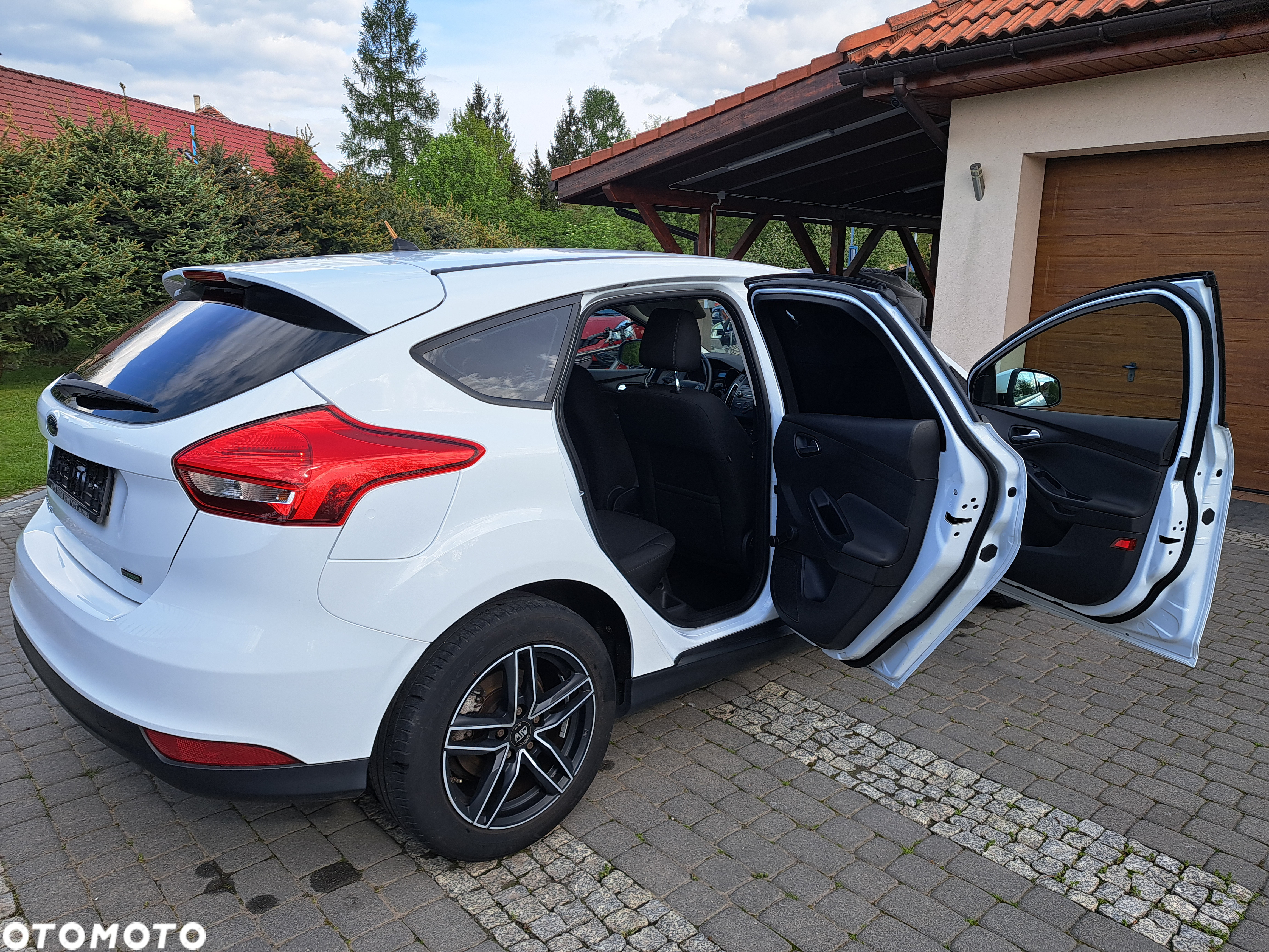 Ford Focus 1.0 EcoBoost Trend - 11
