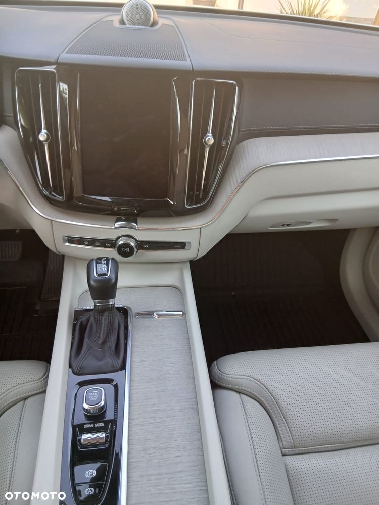 Volvo XC 60 T5 AWD Inscription - 10