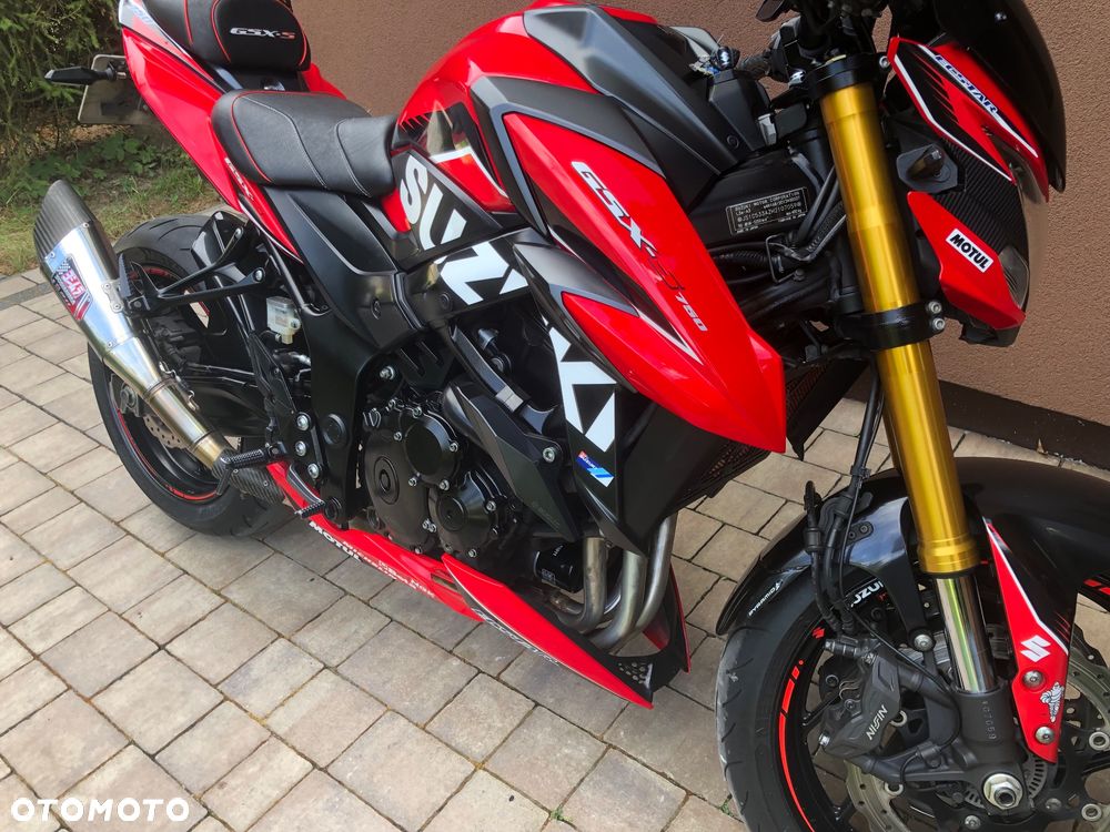 Suzuki GSX - 11