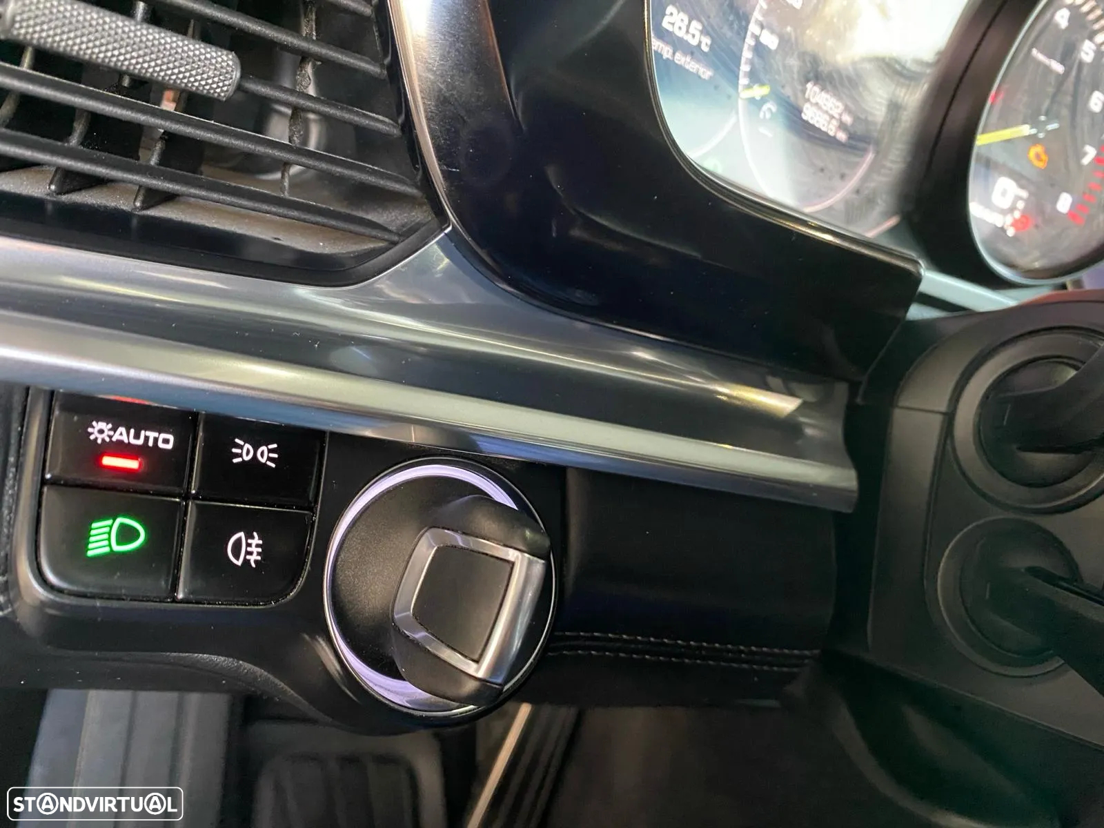Porsche Panamera 4 E-Hybrid 10 Years Edition - 17