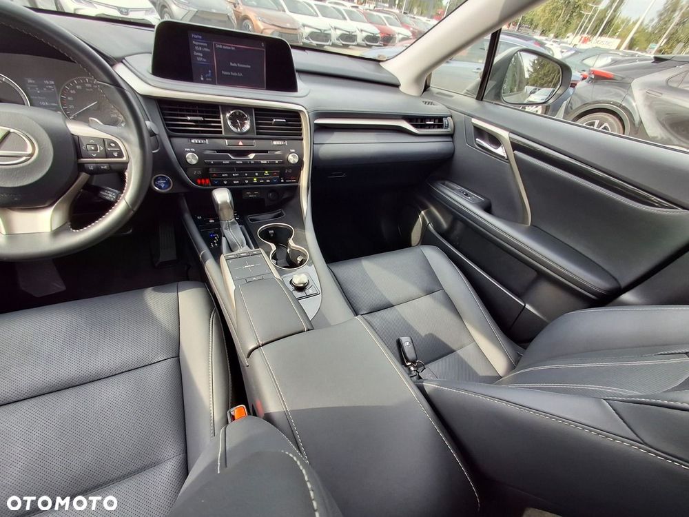 Lexus RX - 16