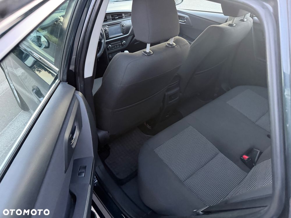 Toyota Auris 2.0 D-4D Dynamic - 13