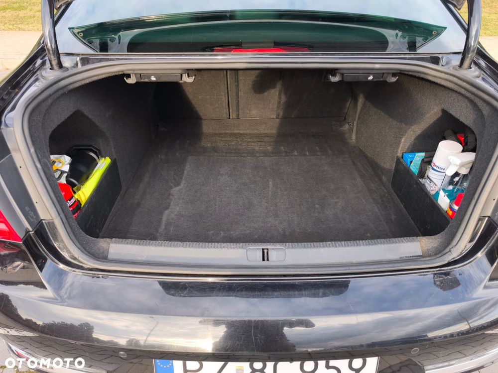 Volkswagen Passat - 16