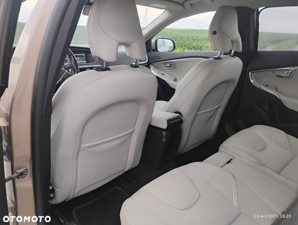 Volvo V40 D3 Momentum - 10