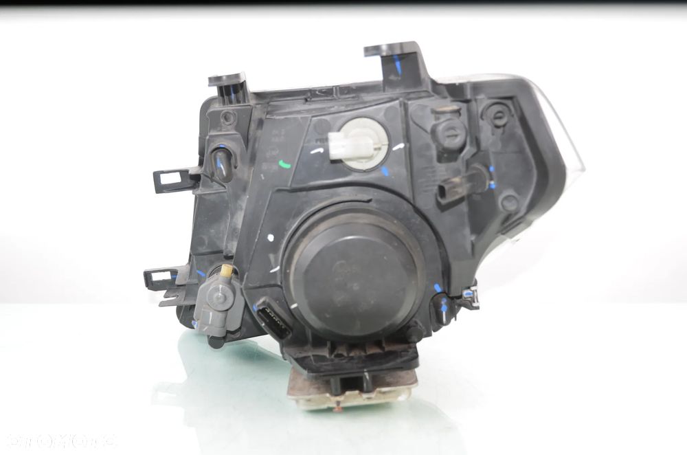 NISSAN NAVARA FACELIFT BI-XENON 09-12r 260105X10A PRAWA Przedni Oryginał - 2