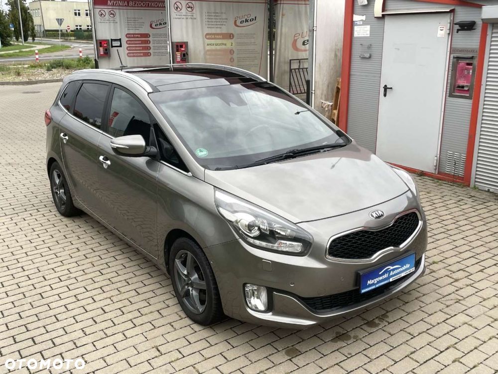 Kia Carens - 13
