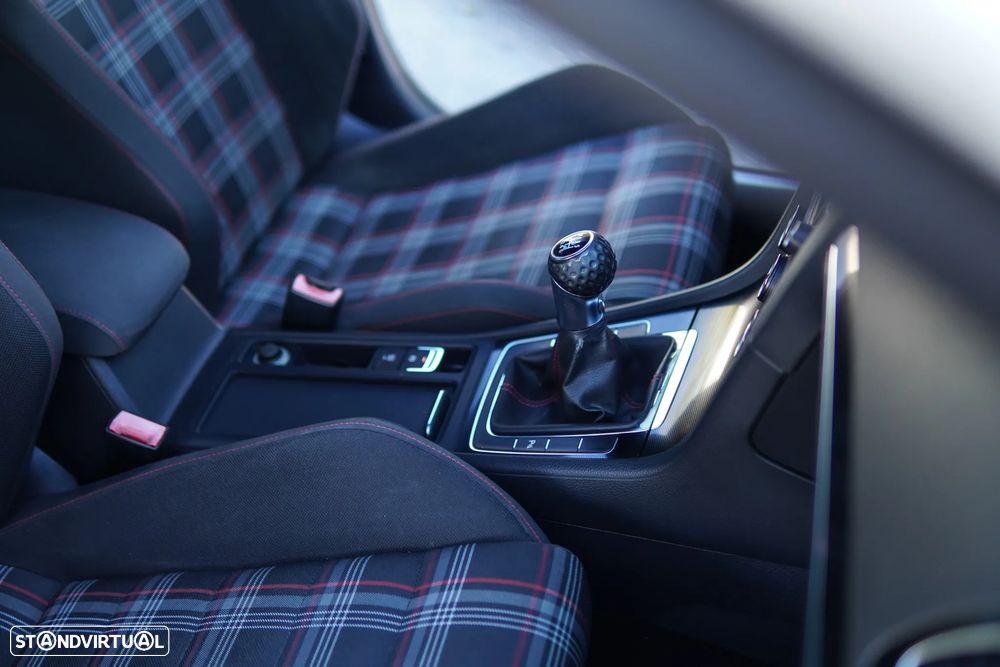 VW Golf GTI Performance BlueMotion - 47