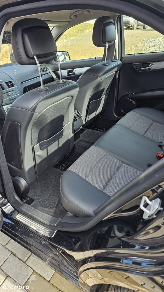Mercedes-Benz Klasa C 250 CDI BlueEff Classic 4-Matic - 14