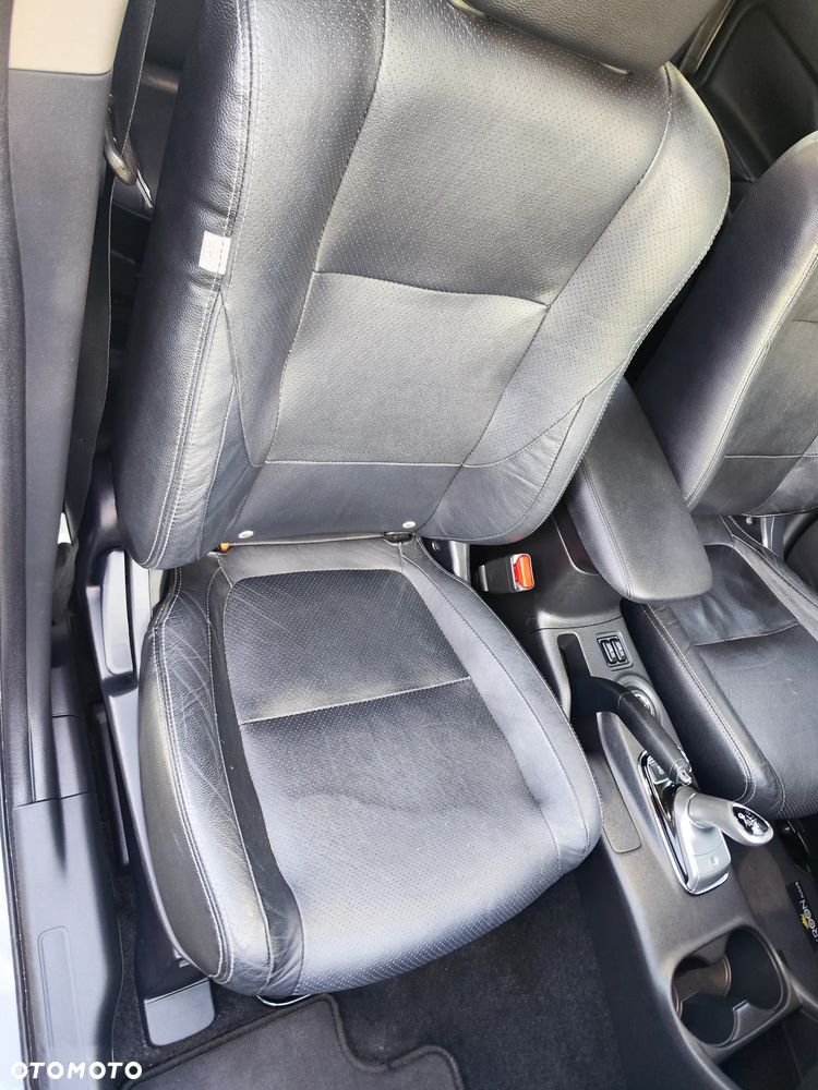 Mitsubishi Outlander - 23