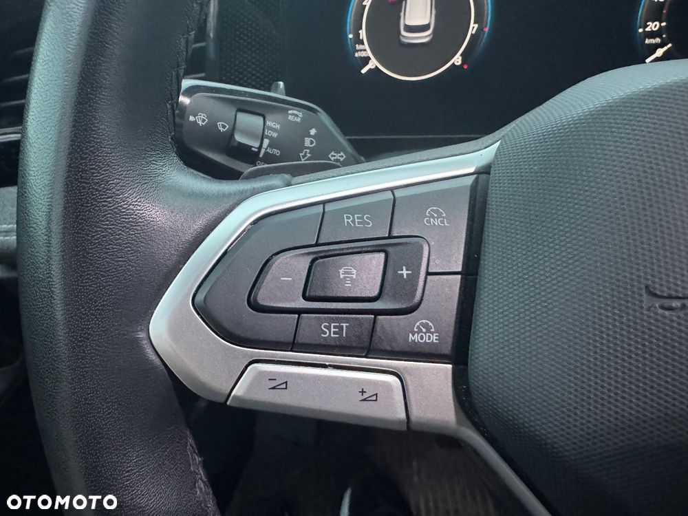 Volkswagen Passat - 36