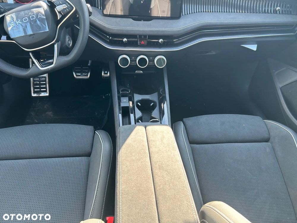 Skoda Superb 2.0 TDI SCR Sportline DSG - 10