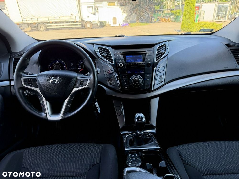 Hyundai i40 Kombi blue 1.7 CRDi Family - 17