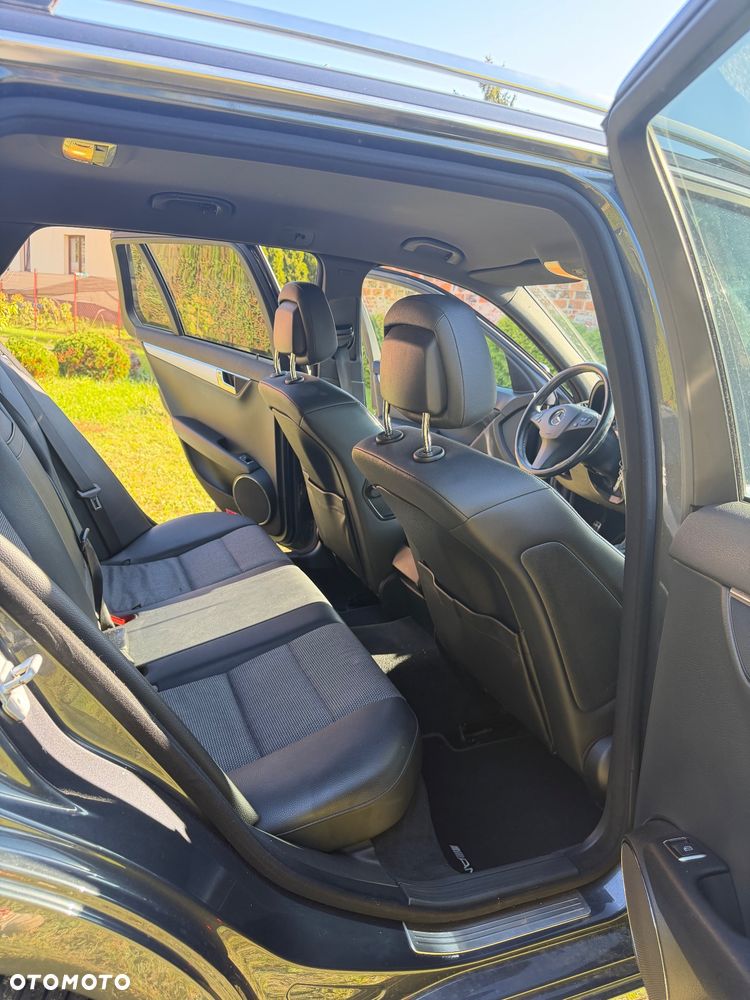 Mercedes-Benz Klasa C 250 CDI 4Matic 7G-TRONIC Avantgarde Edition - 16