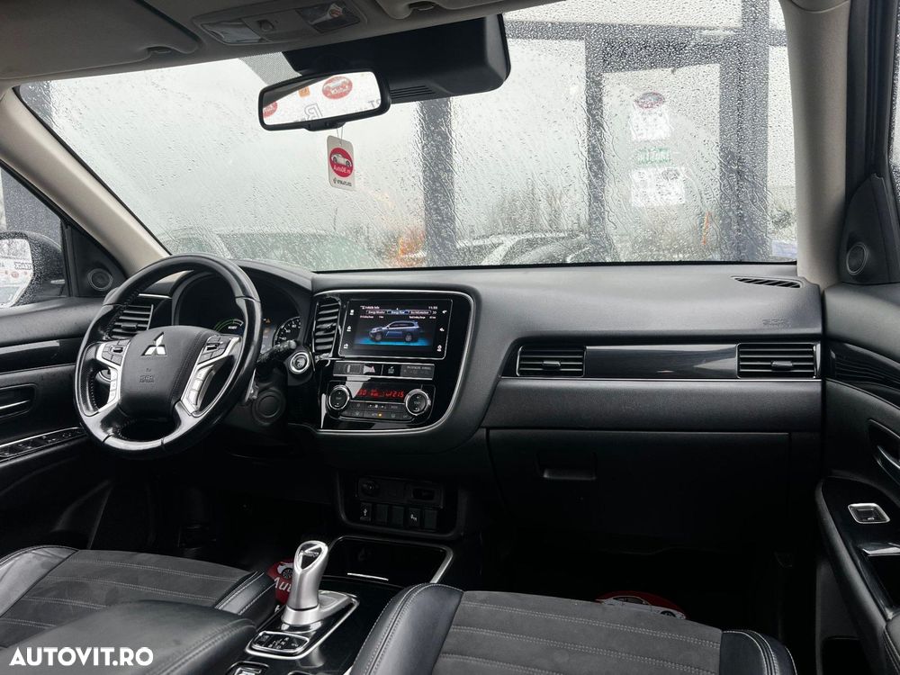 Mitsubishi Outlander - 5