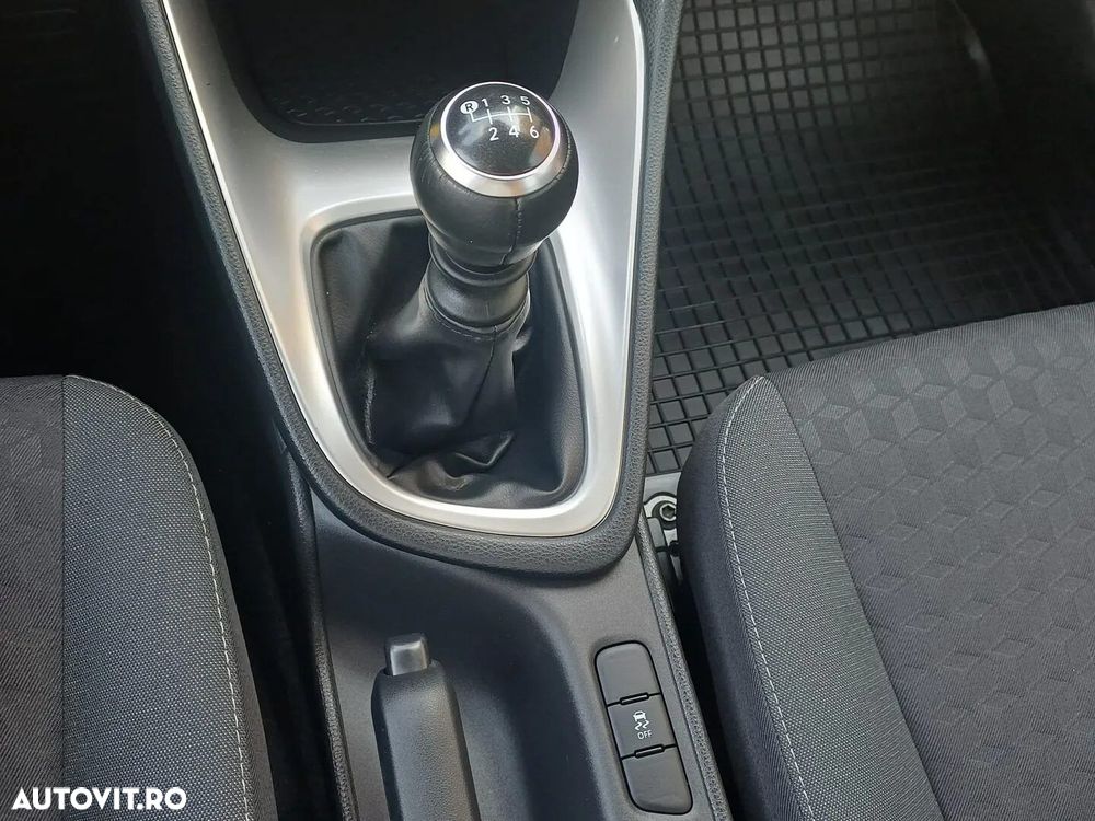 Toyota Yaris 1.5 MT Dynamic - 22