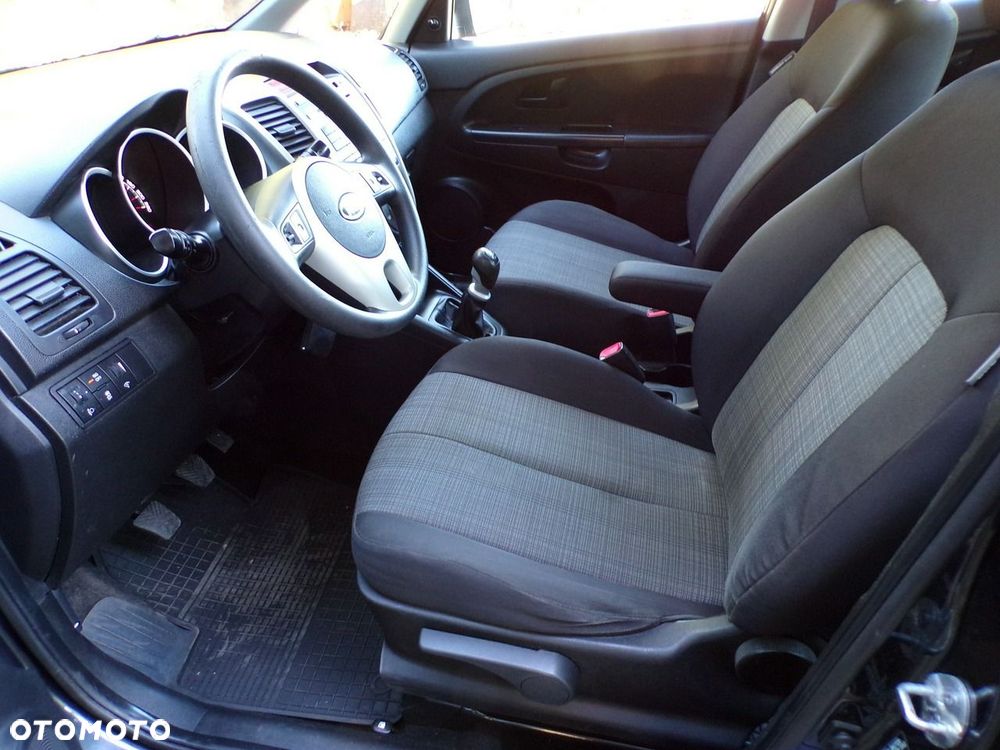 Kia Venga - 21