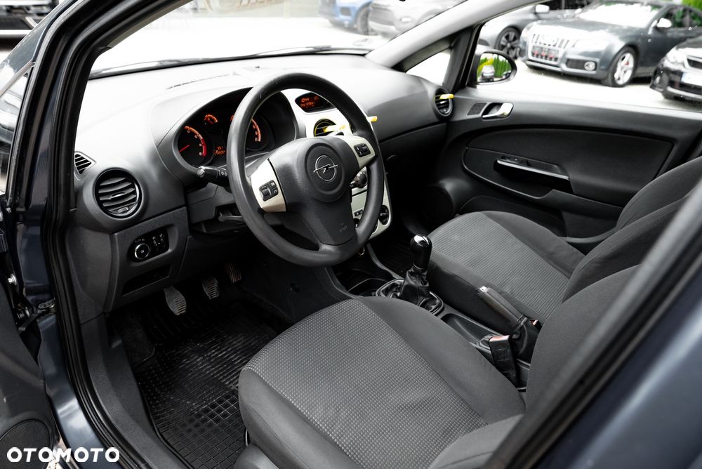 Opel Corsa 1.2 16V Cosmo - 18
