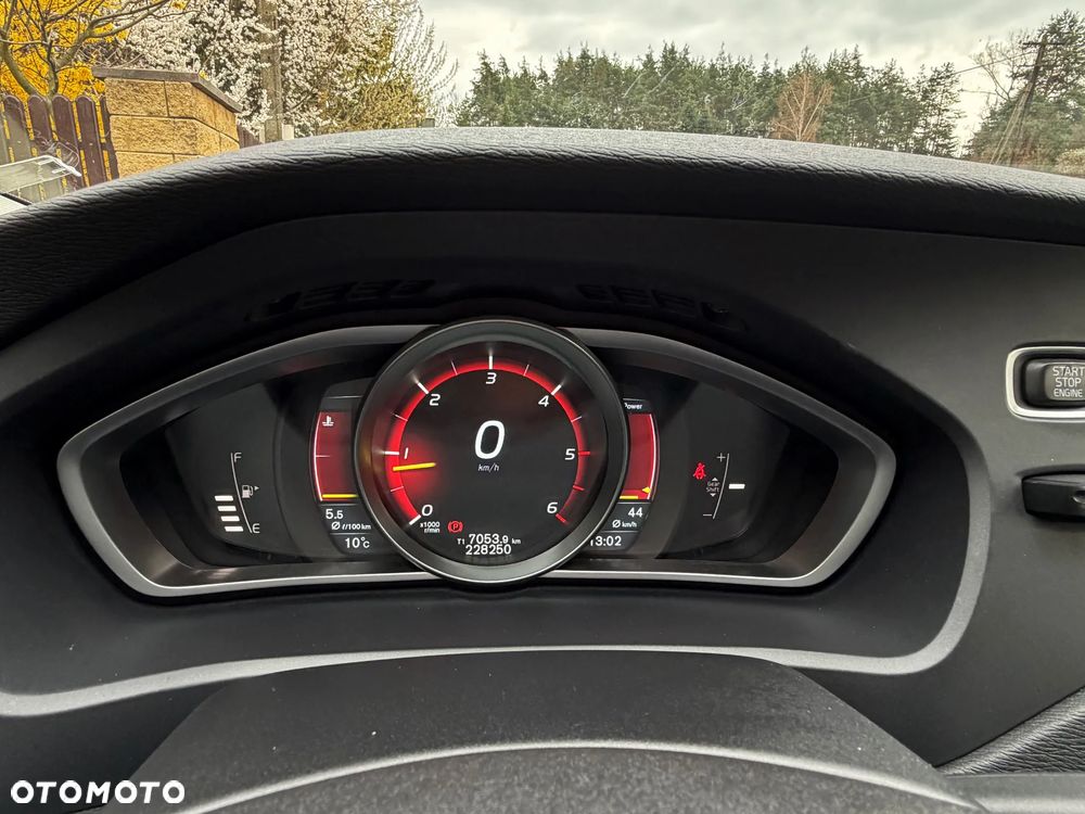 Volvo V40 D3 Summum - 32