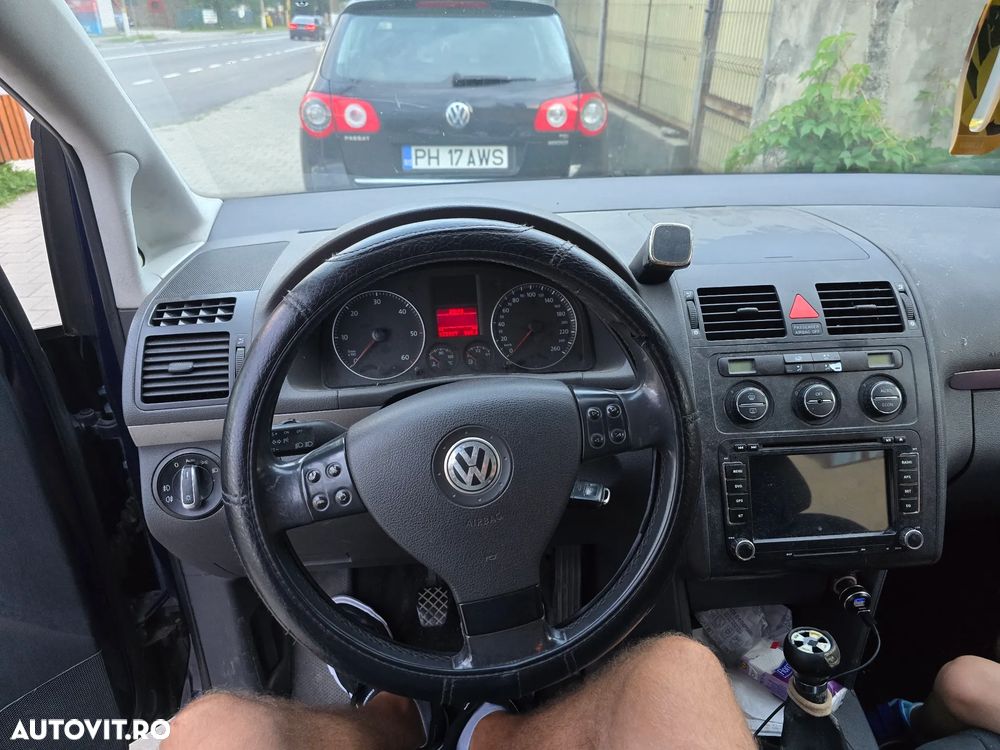 Volkswagen Touran - 5