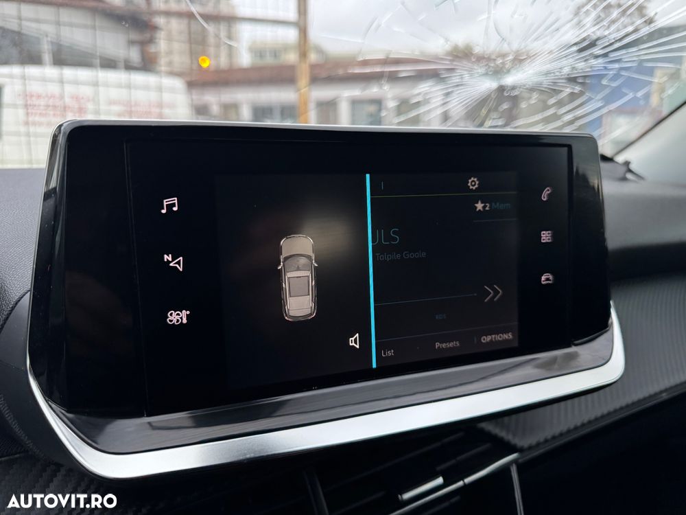 Peugeot 2008 e-2008 Allure - 24