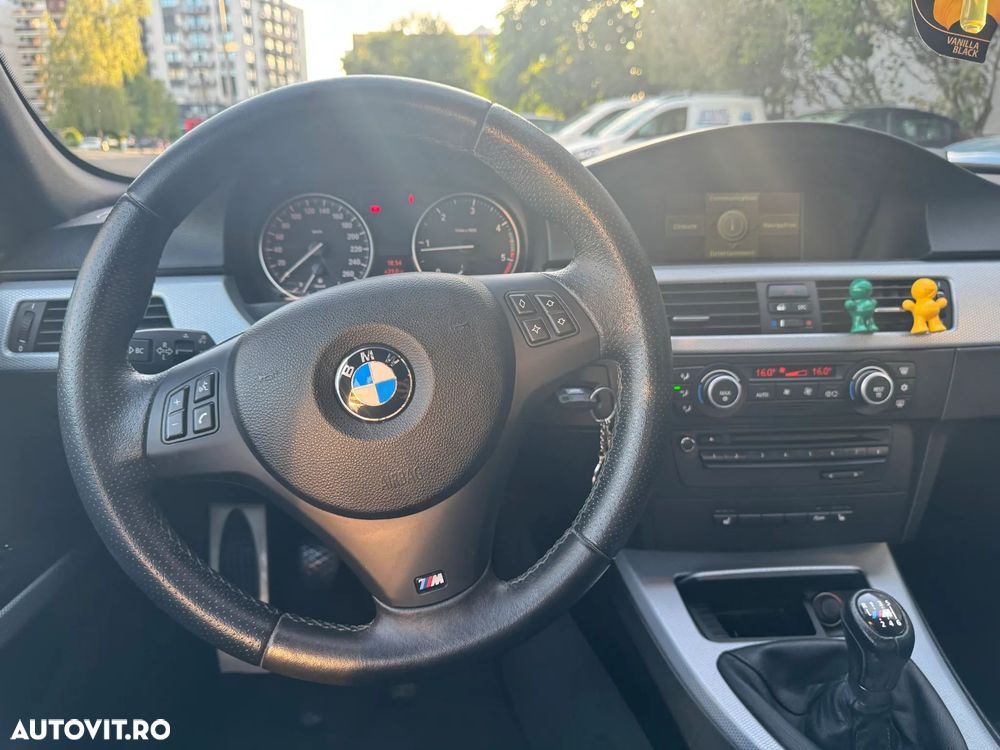 BMW Seria 3 320d - 12