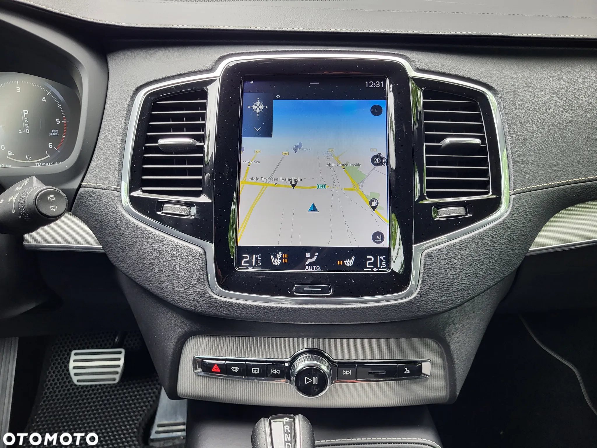 Volvo XC 90 D5 SCR AWD R-Design 7os - 11