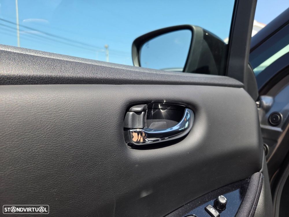 Nissan Leaf N-Connecta Two Tone - 17
