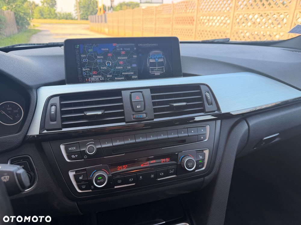 BMW Seria 3 320d xDrive - 14