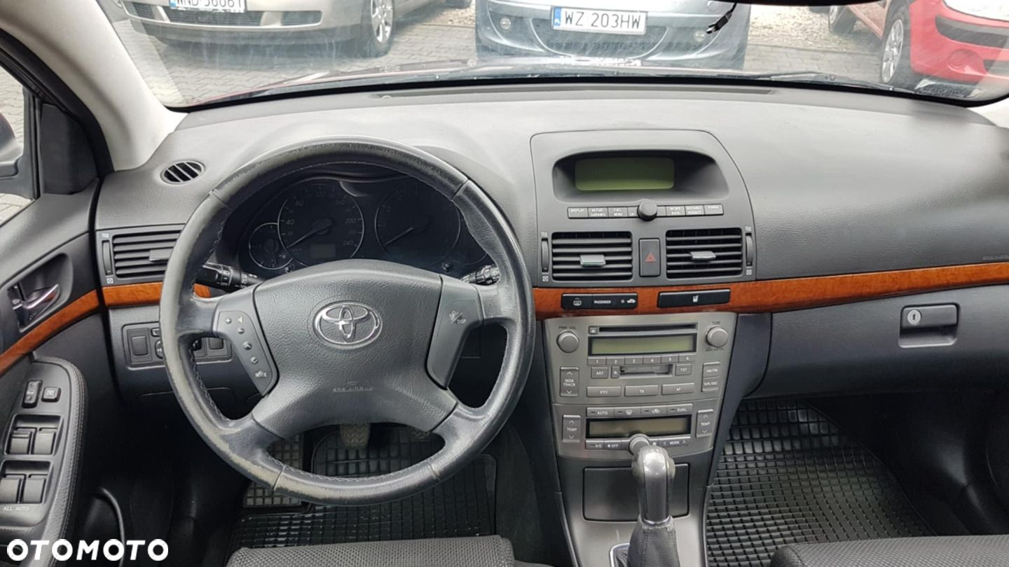 Toyota Avensis - 7