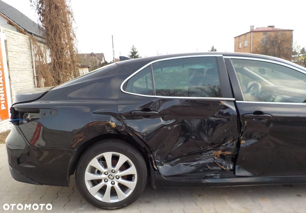 Toyota Camry - 10