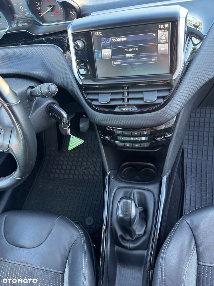 Peugeot 2008 PureTech 110 Style - 17
