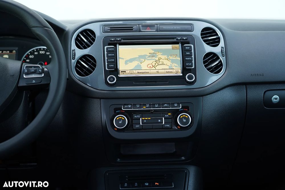 Volkswagen Tiguan - 16