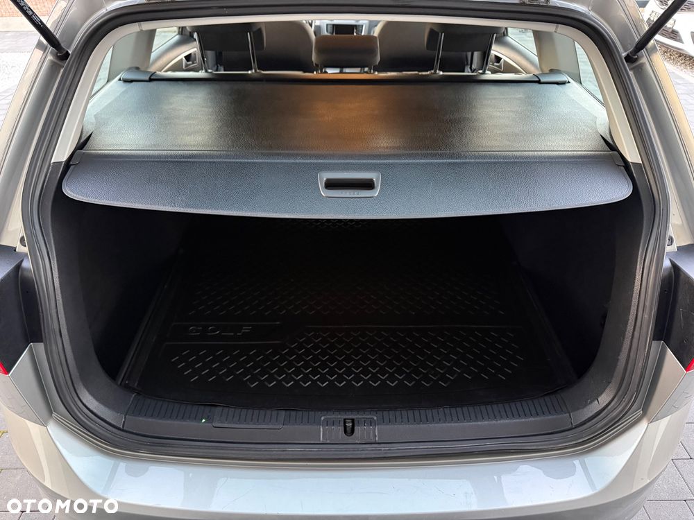 Volkswagen Golf - 22