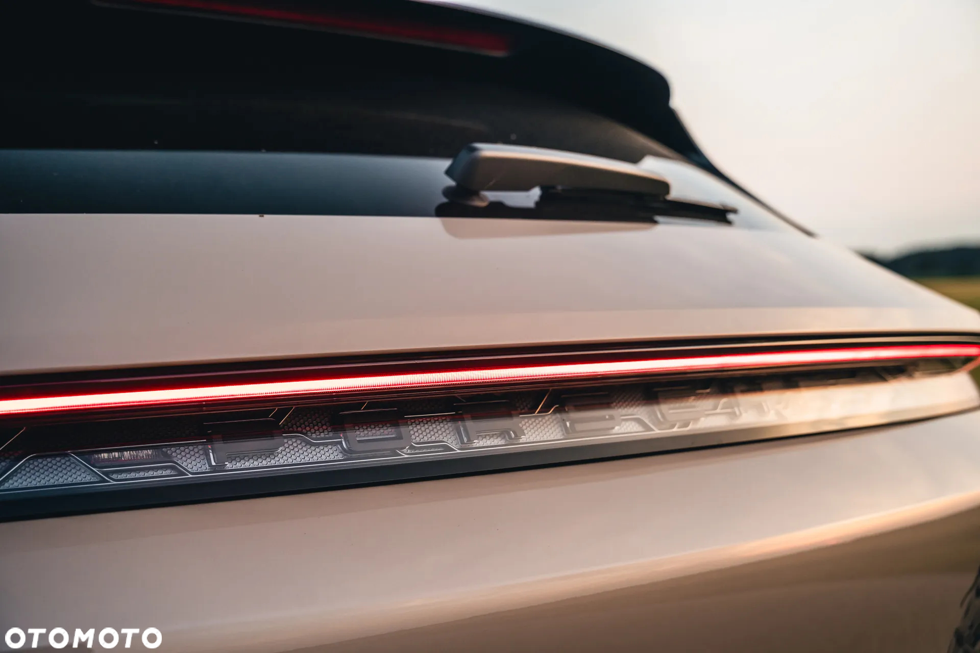 Porsche Taycan 4S Cross Turismo - 10