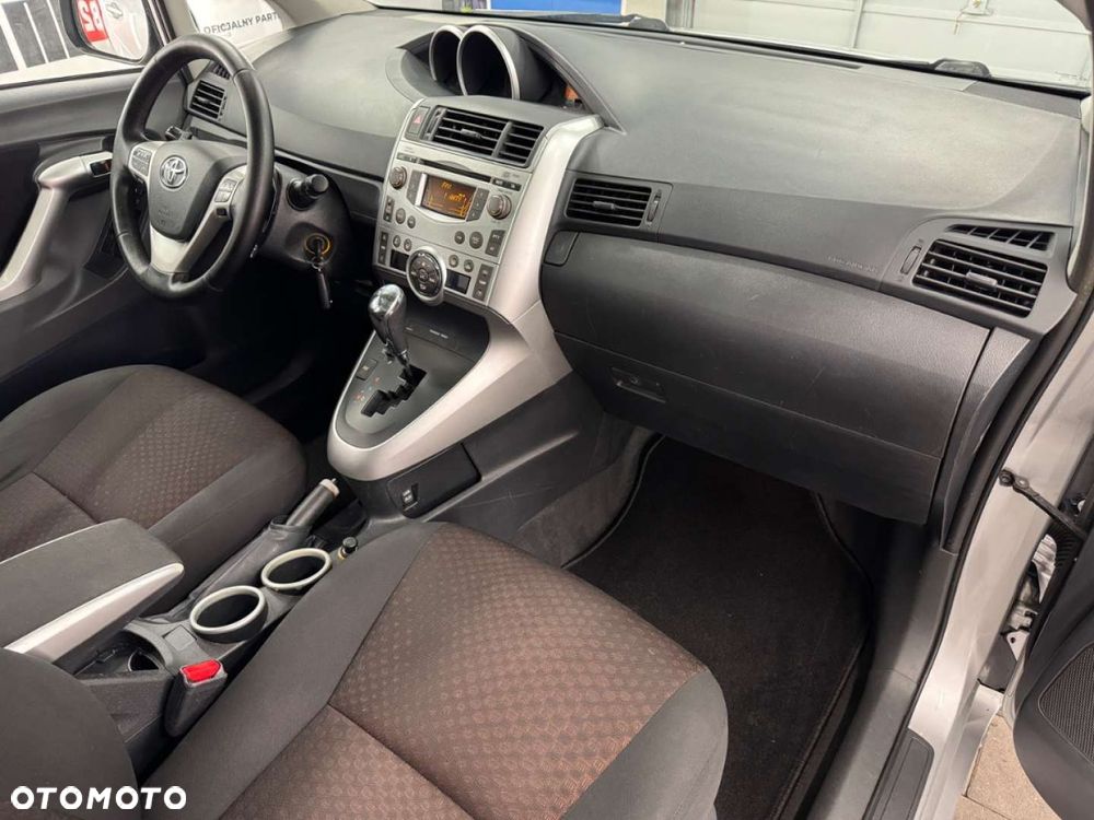 Toyota Verso - 38