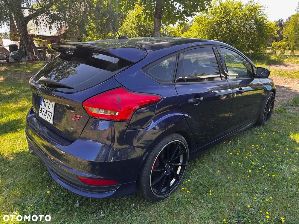 Ford Focus 2.0 EcoBoost ST-2 - 9