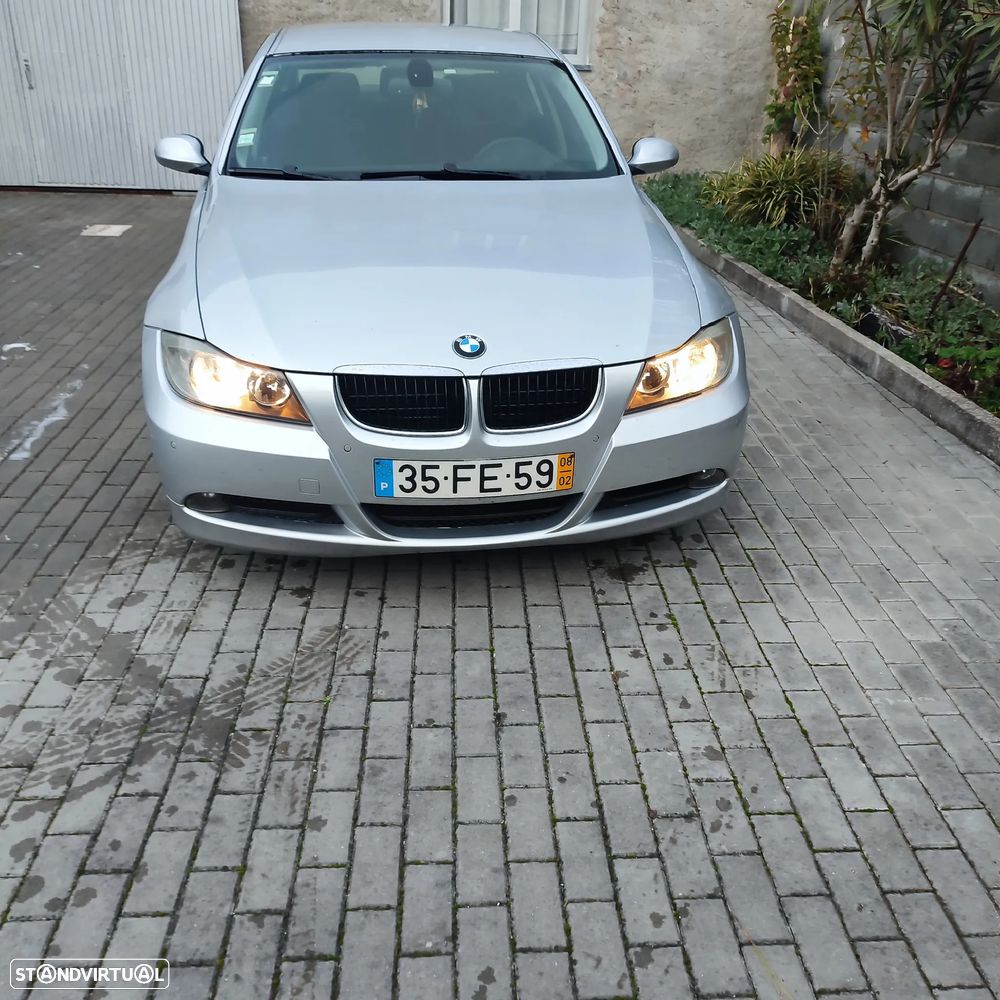 BMW 320 d Dynamic - 6