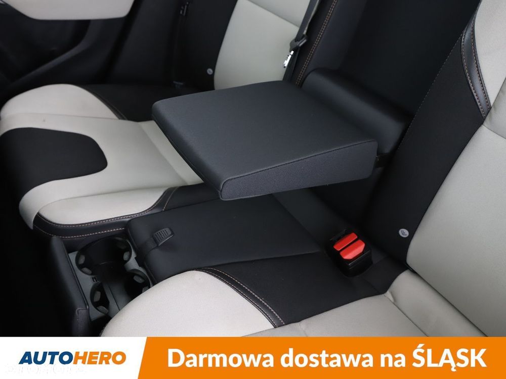 Volvo V40 Cross Country - 32