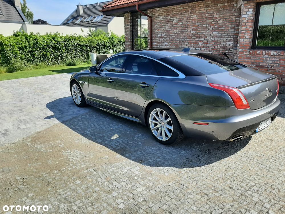 Jaguar XJ 3.0 V6 Kompressor AWD R-Sport - 4