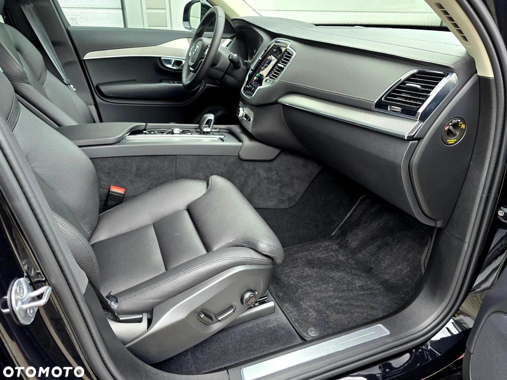 Volvo XC 60 T8 AWD Plug-in Hybrid Plus Dark - 23