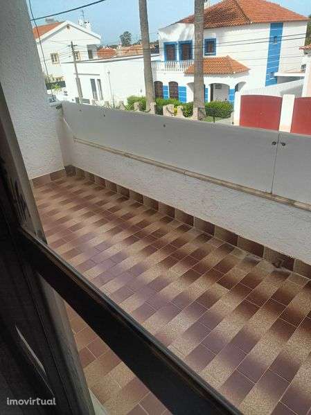 Arrenda se moradia bifamiliar Padre Nabeto - Grande imagem: 2/12