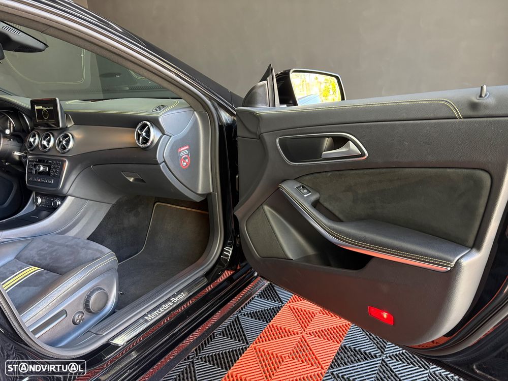 Mercedes-Benz CLA 220 CDI 7G-DCT AMG Line - 36