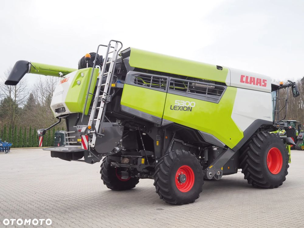 Claas Lexion 5300 + V680 - 4